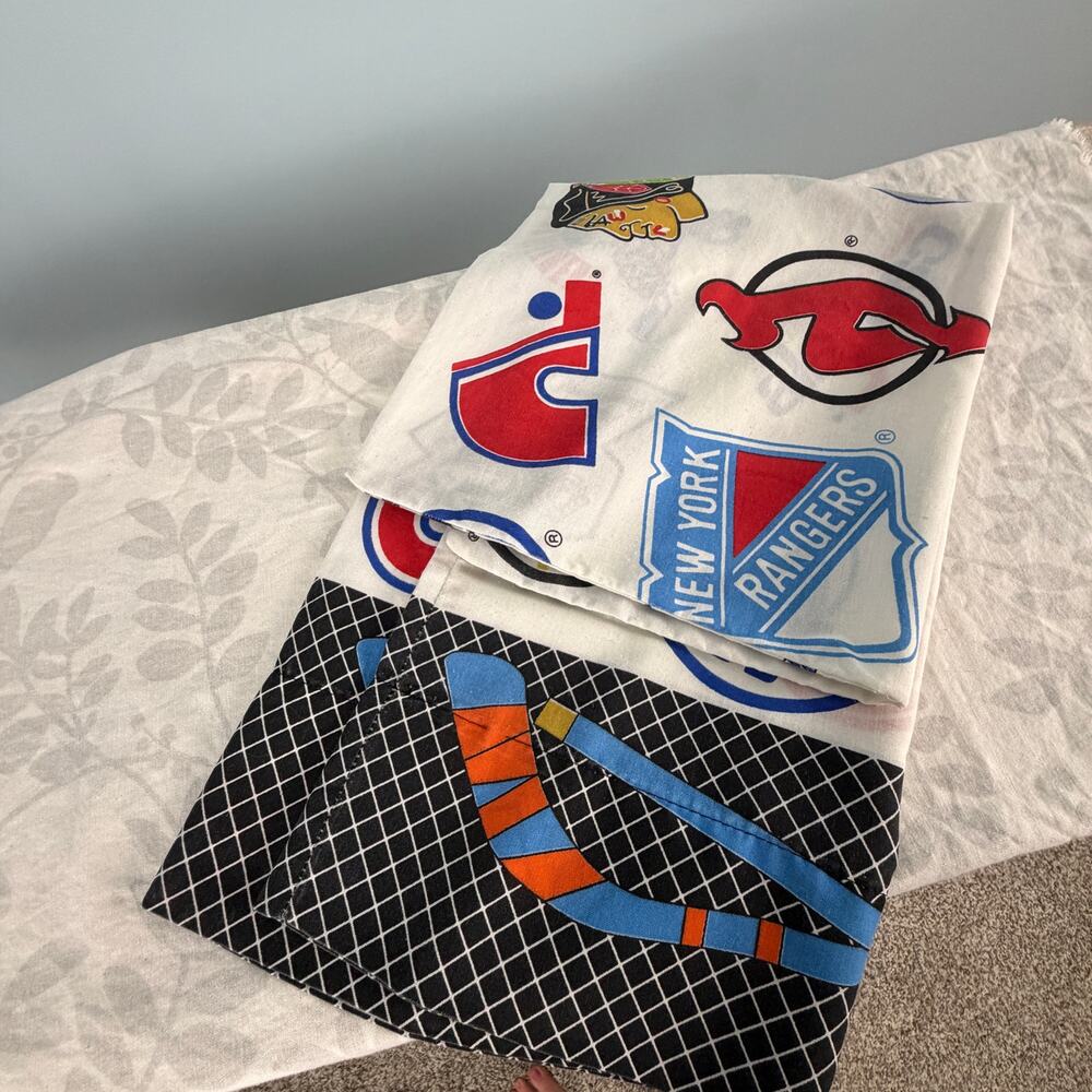 Vintage Springs NHL Hockey Pillowcase 1990s Whalers Nordiques Ducks 30x19